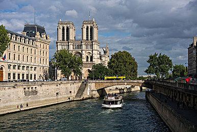 恋爱模拟视觉小说游戏《水烟水雾》已在Steam平台正式推出 获特别好评